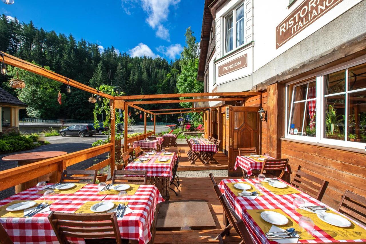 Penzion Sofinata & Pizzeria Шпіндлерув-Млин Екстер'єр фото